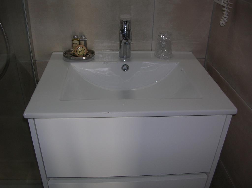 Hotel L'Ecailler La Cotiniere Phòng bức ảnh